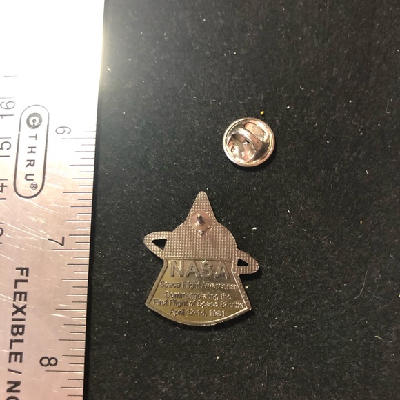 NASA 20th Anniversary of first flight space shuttle 1981-2001 lapel pin - Picture 4 of 5